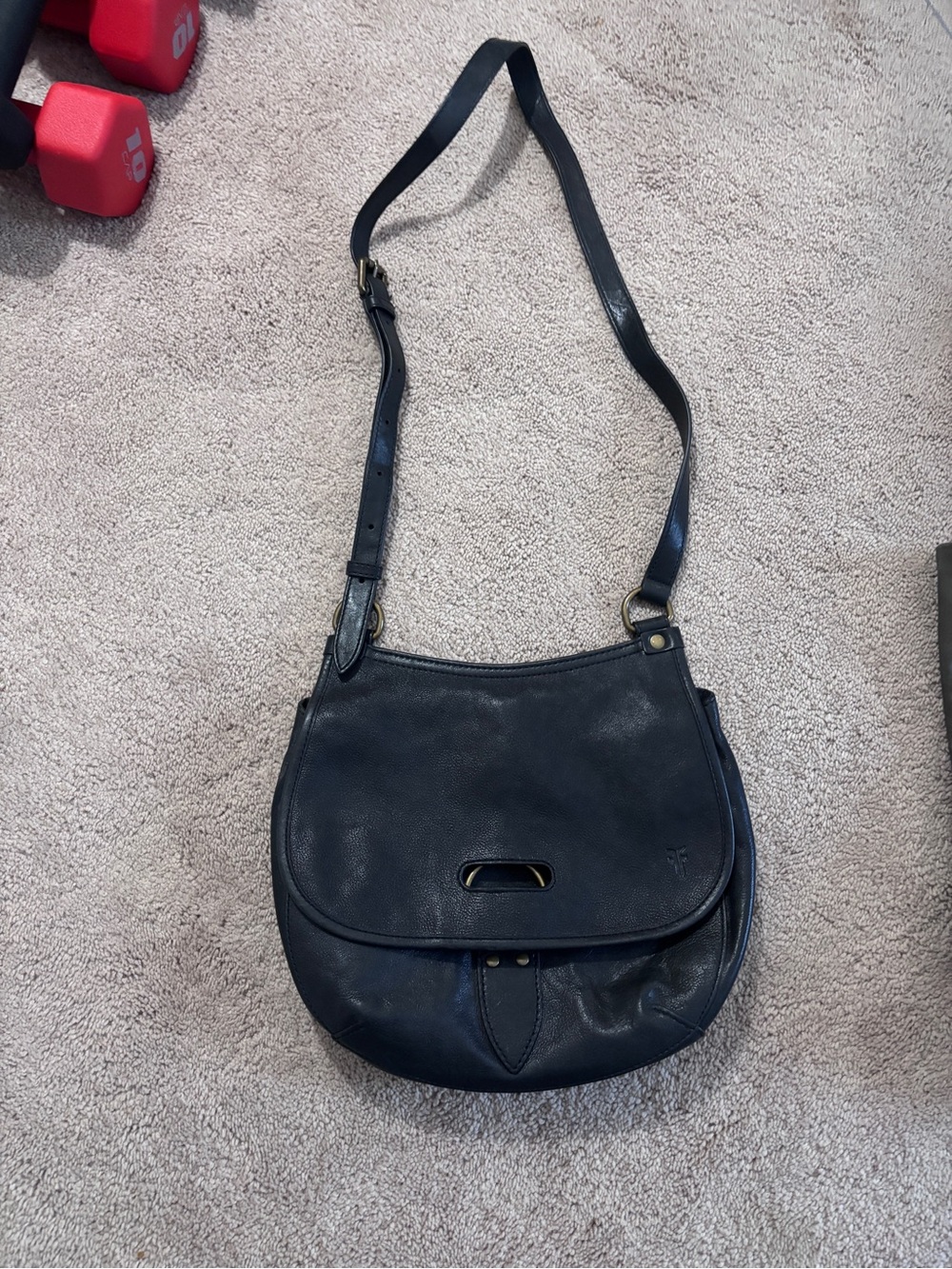 FRYE AND CO. Black Leather Saddle Crossbody Bag